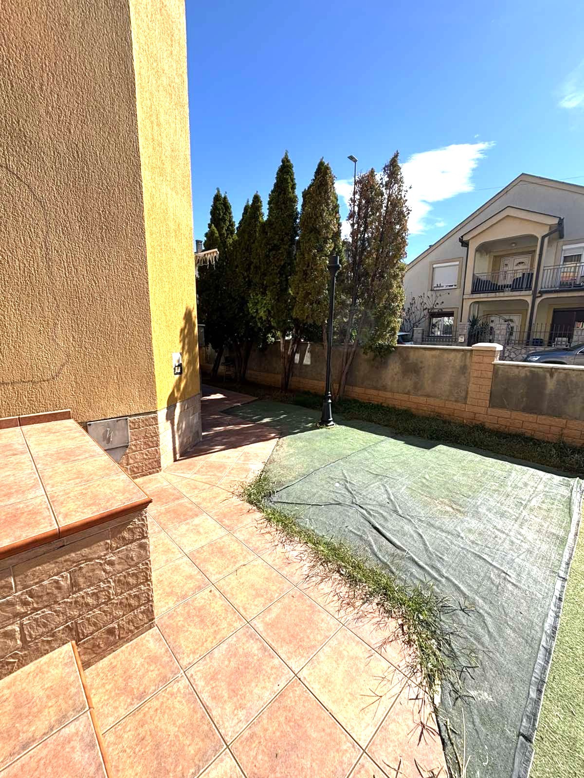 Prodaje se petosoban stan na Starom Aerodromu, prva faza, Podgorica.