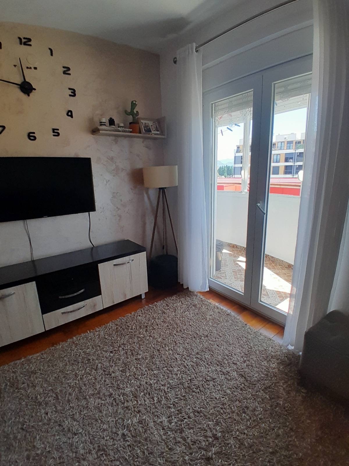 Prodaja jednosobnog  stana  na Zabjelu - preko puta Multikoma