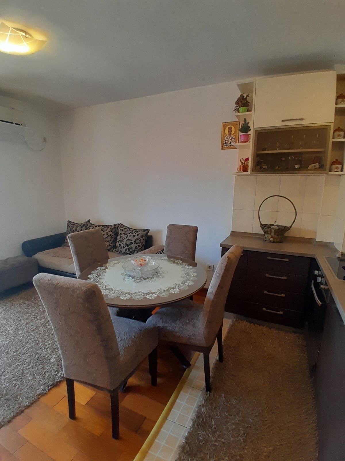 Prodaja jednosobnog  stana  na Zabjelu - preko puta Multikoma