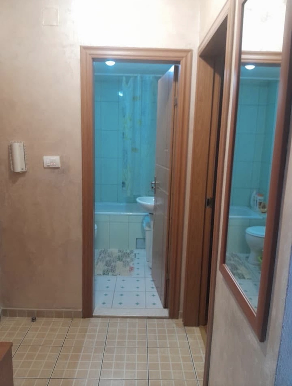 Prodaja jednosobnog  stana  na Zabjelu - preko puta Multikoma