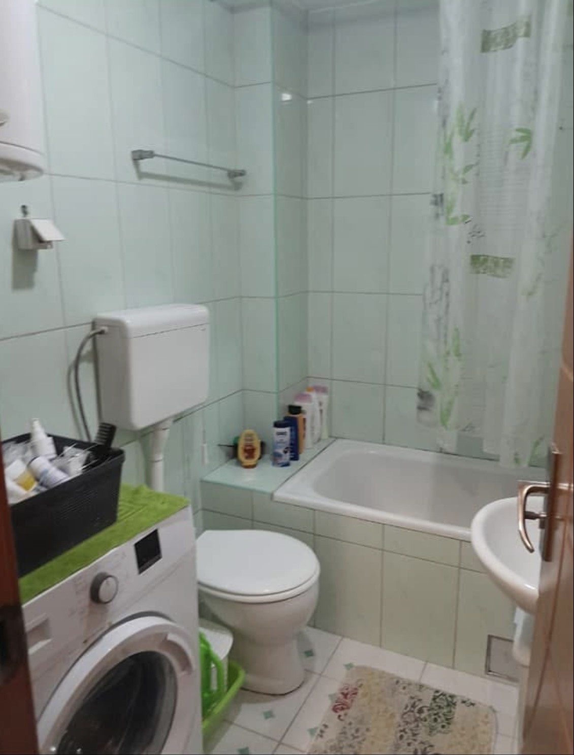 Prodaja jednosobnog  stana  na Zabjelu - preko puta Multikoma