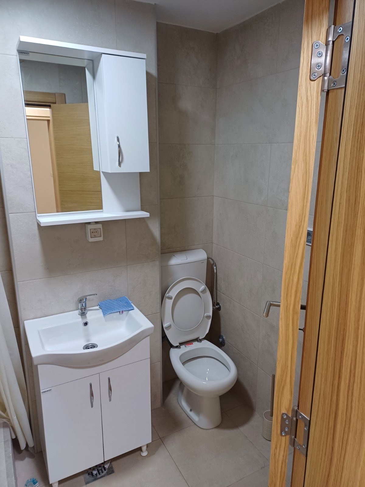 Izdaje se dvosoban nenamjesten stan u Murtovini, Podgorica