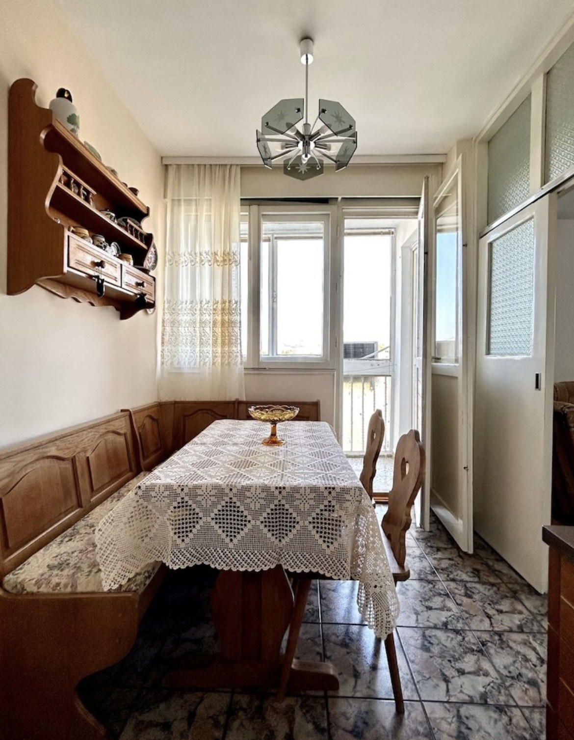 Izdavanje dvosobnog stana - Pet udovica , Momisići