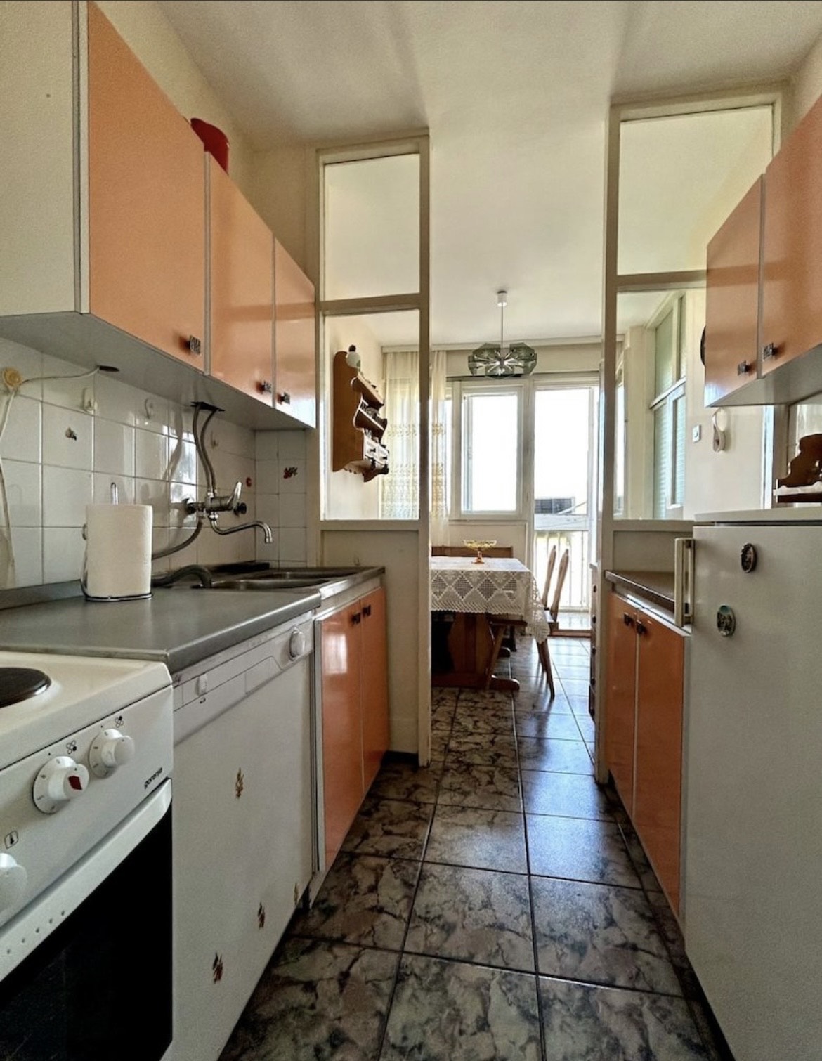 Izdavanje dvosobnog stana - Pet udovica , Momisići