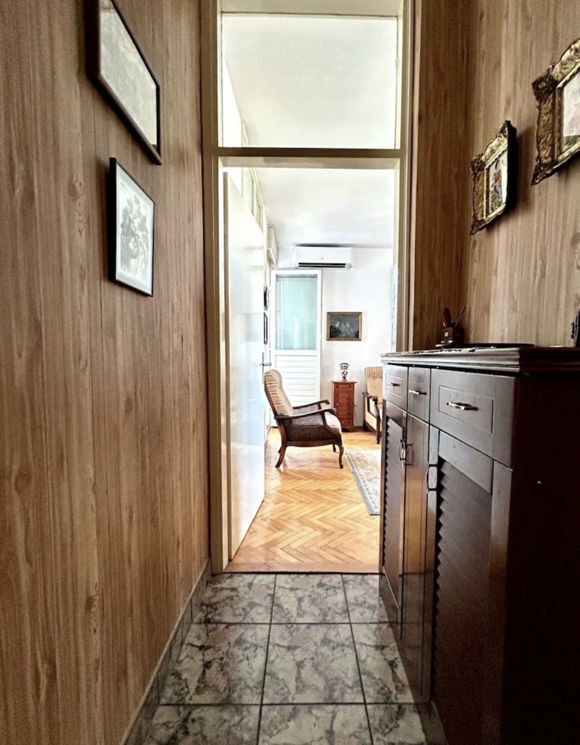 Izdavanje dvosobnog stana - Pet udovica , Momisići