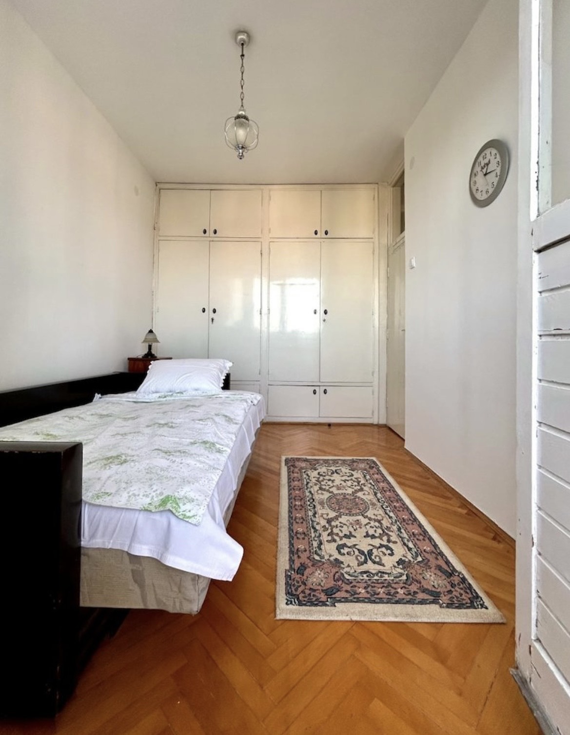 Izdavanje dvosobnog stana - Pet udovica , Momisići