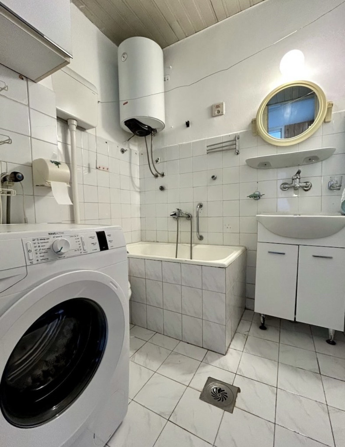 Izdavanje dvosobnog stana - Pet udovica , Momisići