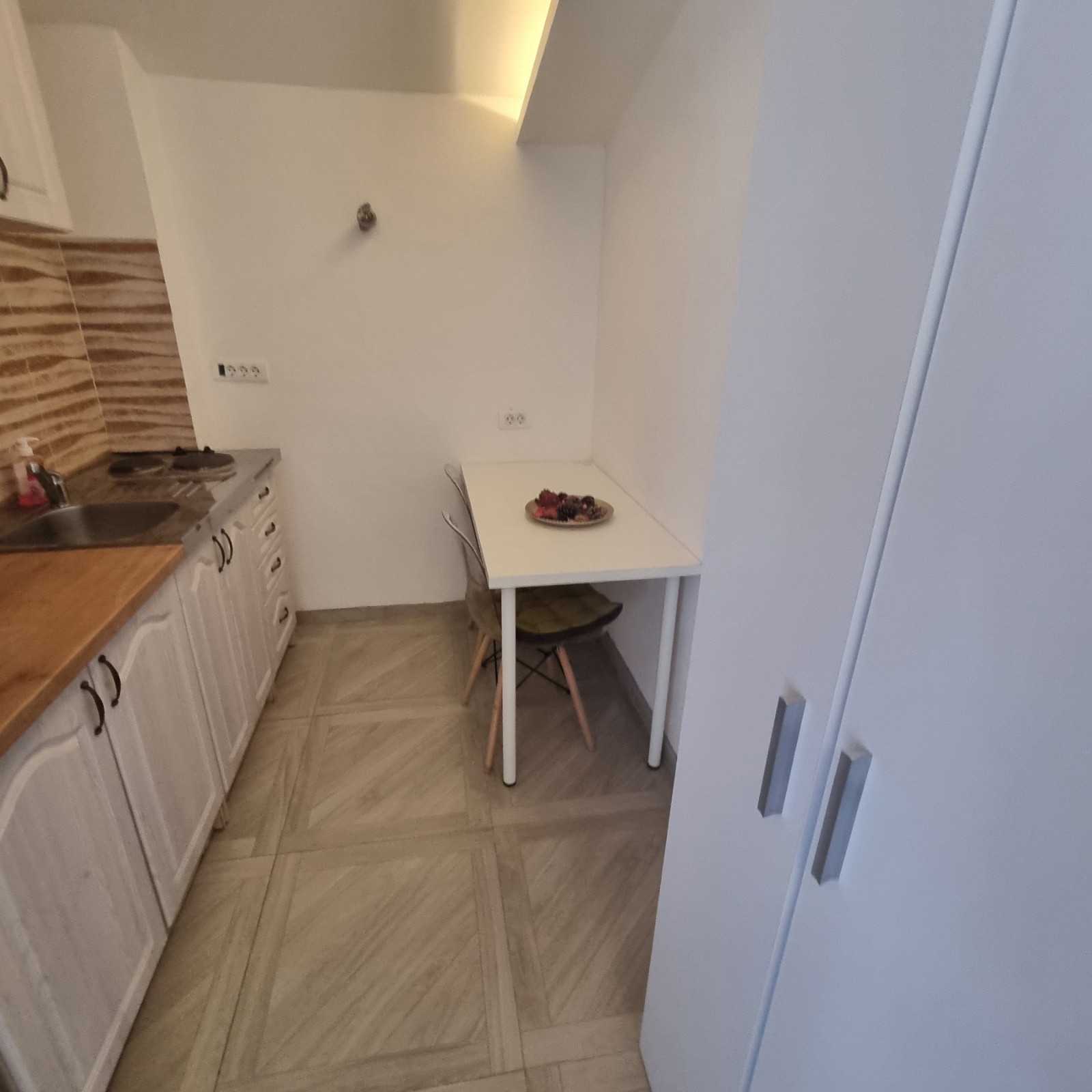 Izdaje se jednosoban, namjesten stan u Tolosima