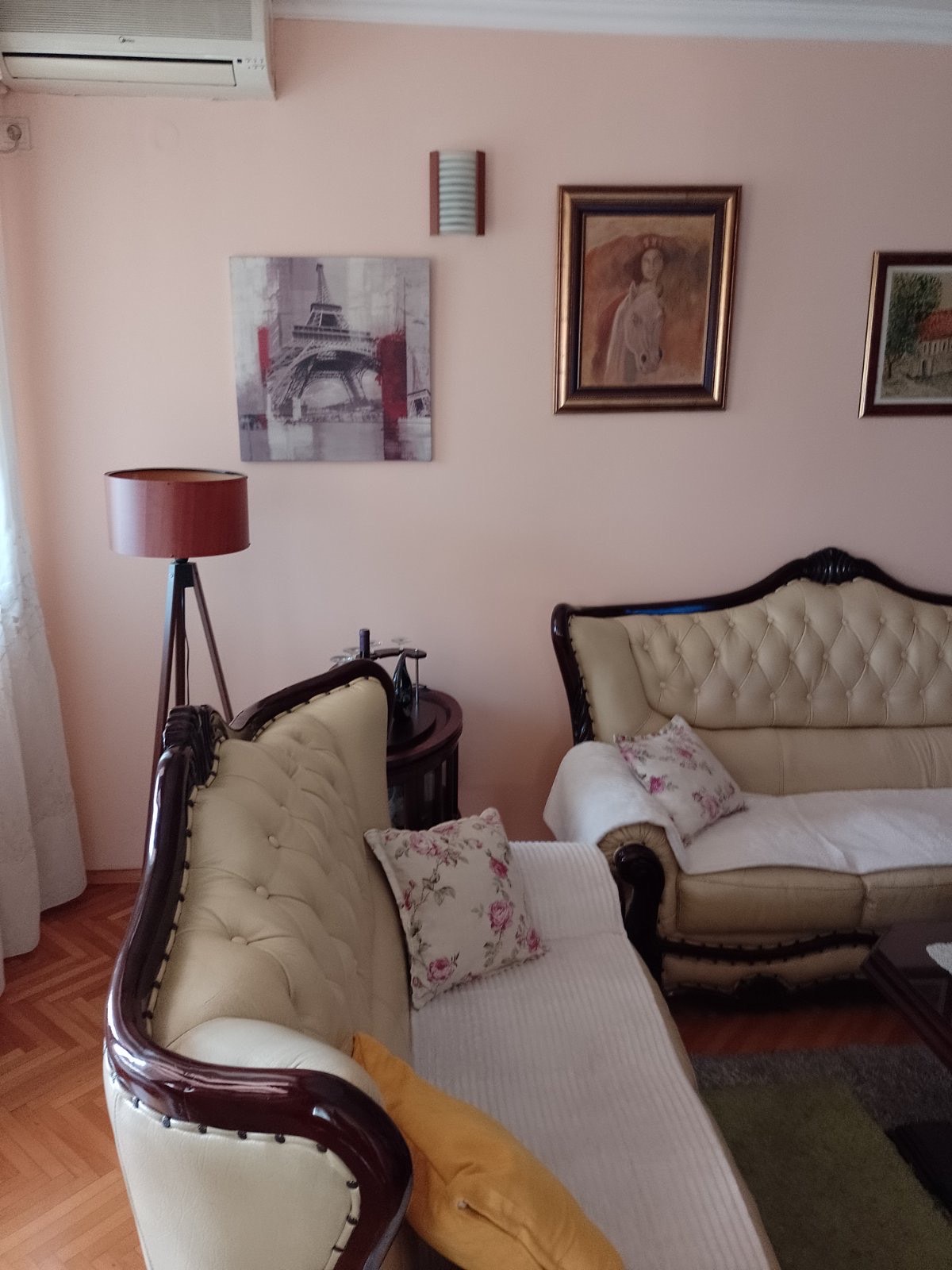 Prodaja namjestenog, kompletno renoviranog, dvosobnog  stana kod Ei Nis-a, Pejton