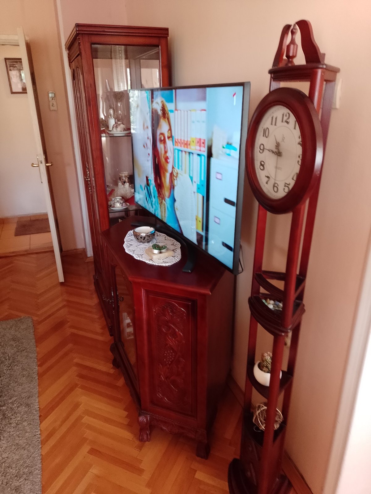 Prodaja namjestenog, kompletno renoviranog, dvosobnog  stana kod Ei Nis-a, Pejton