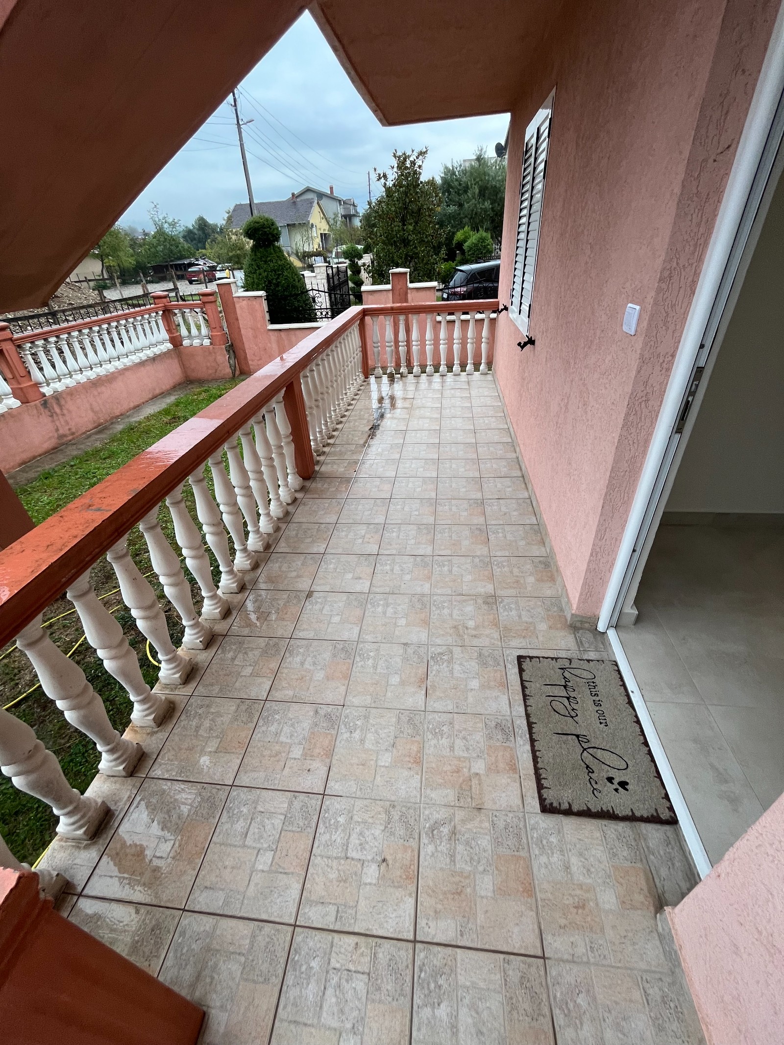 For sale is a fully furnished house with a plot in an attractive location in Tolosi