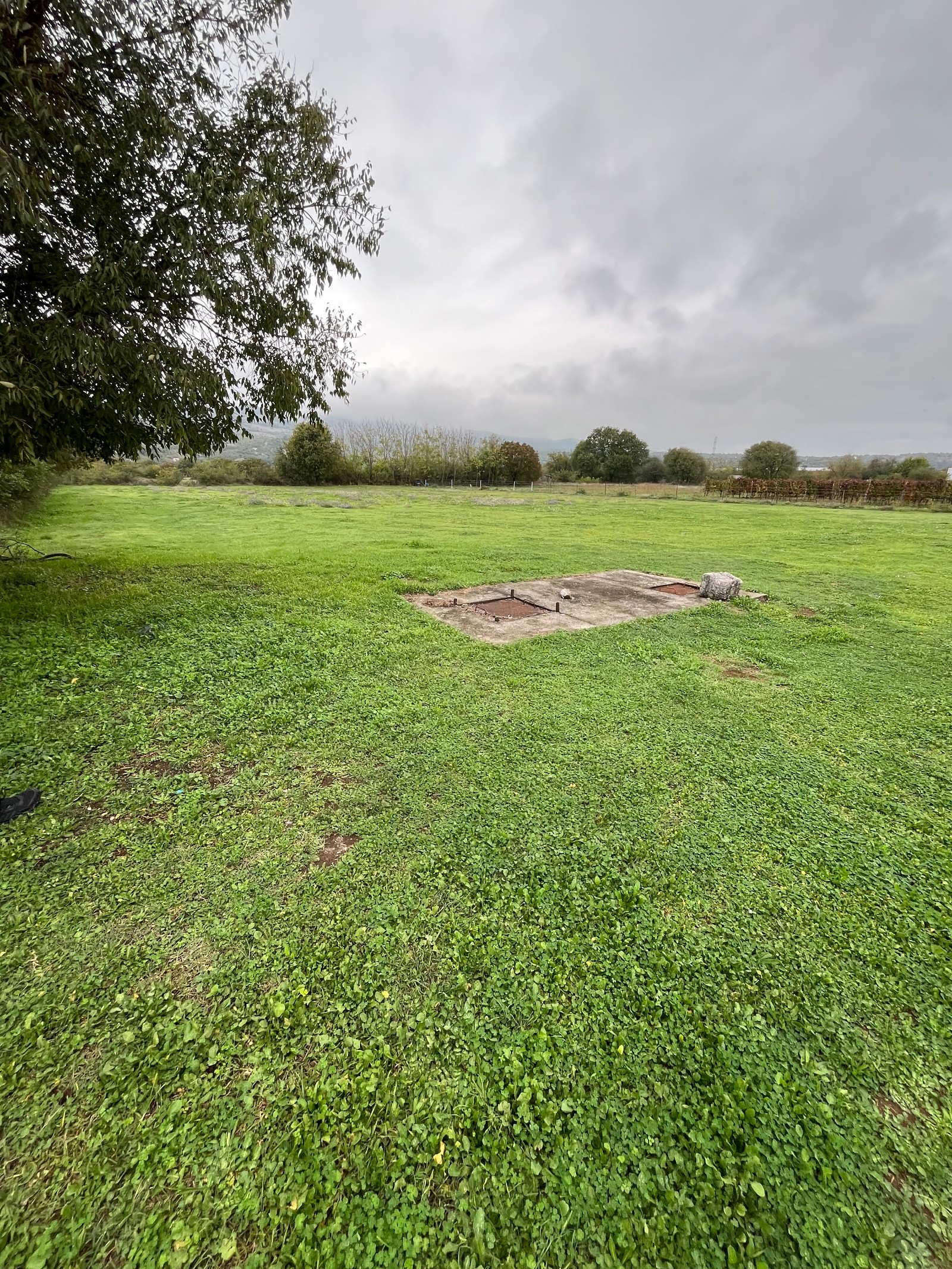 An extraordinary plot in Donji Kokoti is for sale