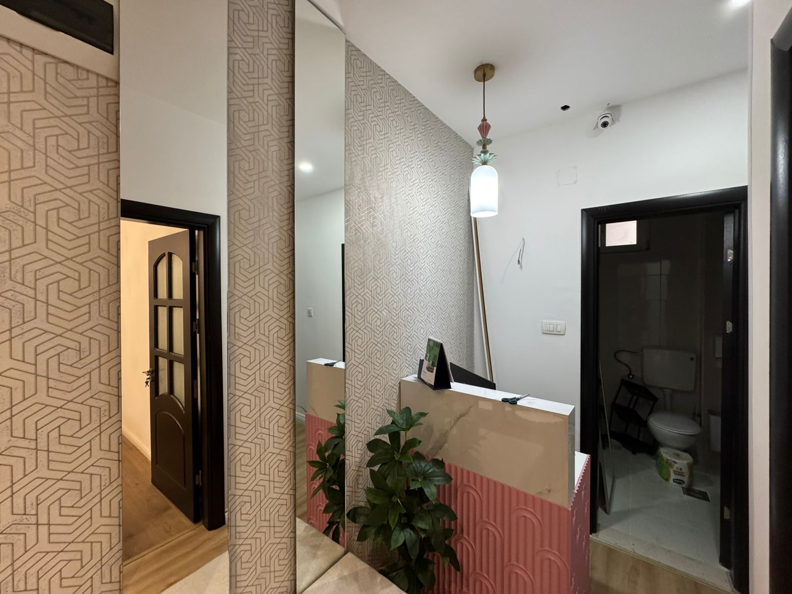 Izdaje se poslovni prostor u Podgorici, kod BIG fashiona.