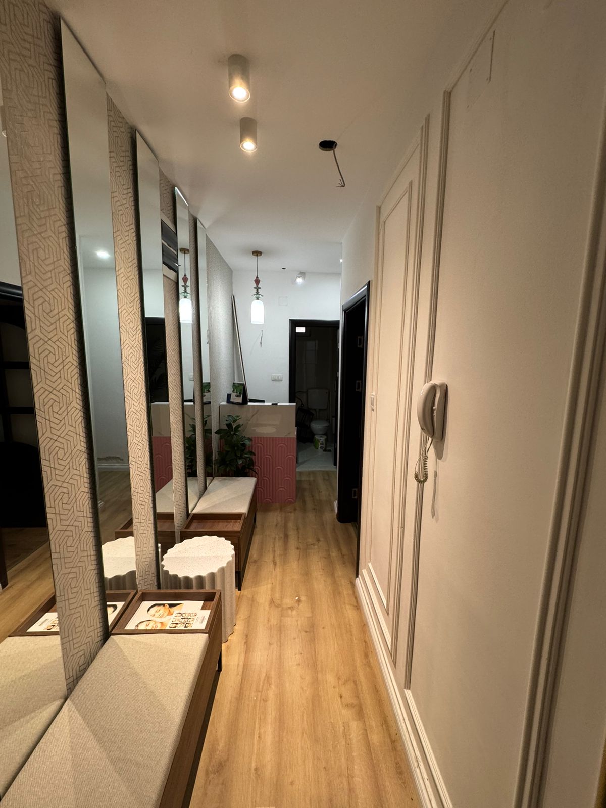 Izdaje se poslovni prostor u Podgorici, kod BIG fashiona.