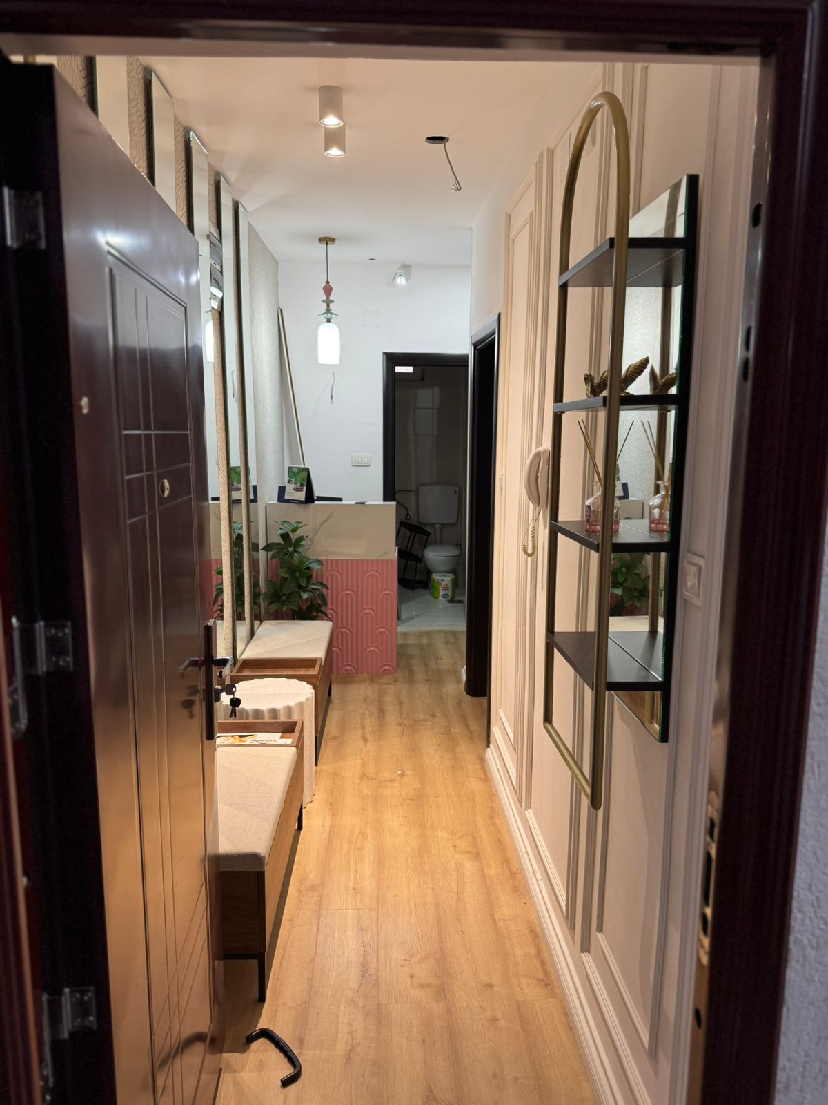 Izdaje se poslovni prostor u Podgorici, kod BIG fashiona.