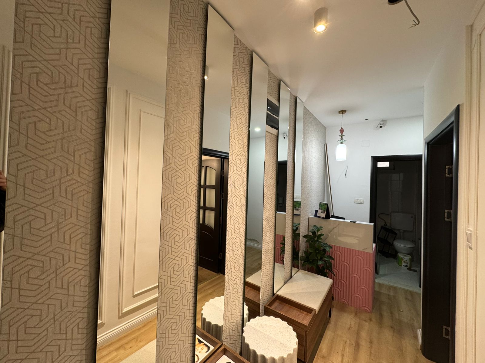 Izdaje se poslovni prostor u Podgorici, kod BIG fashiona.