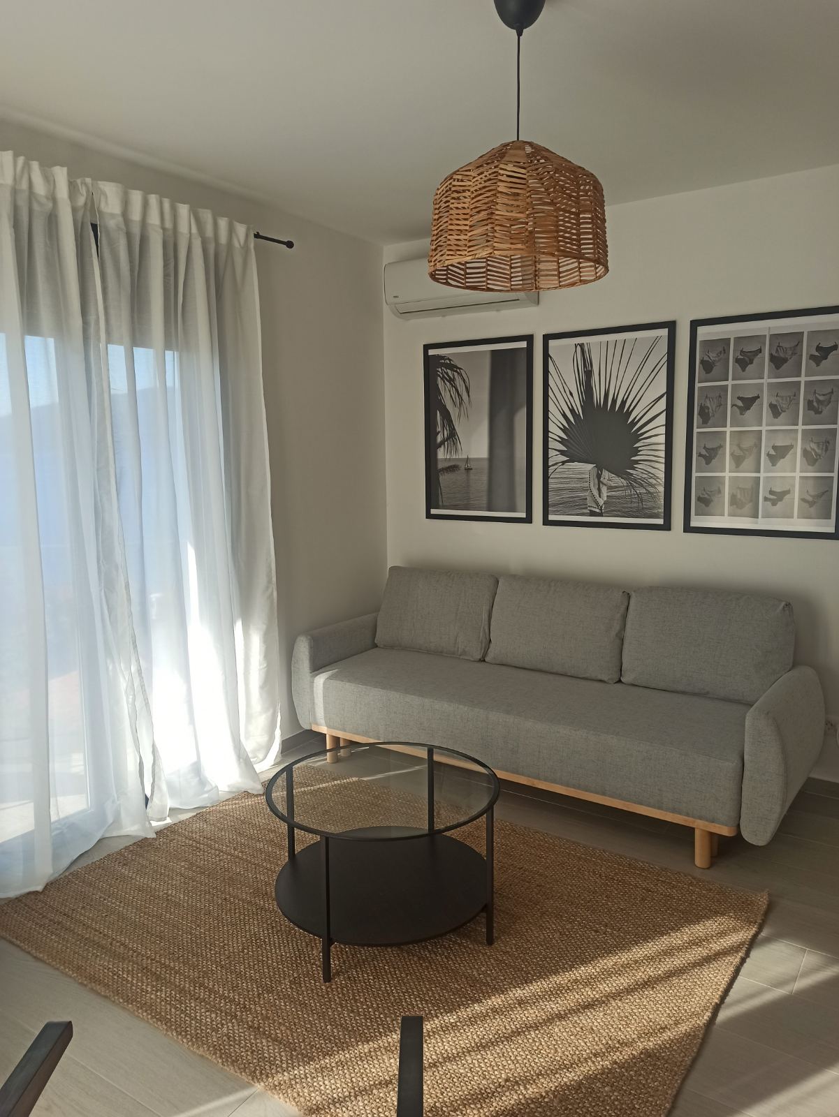 Izdaje se namjesten jednosoban stan u Kumboru , Herceg Novi