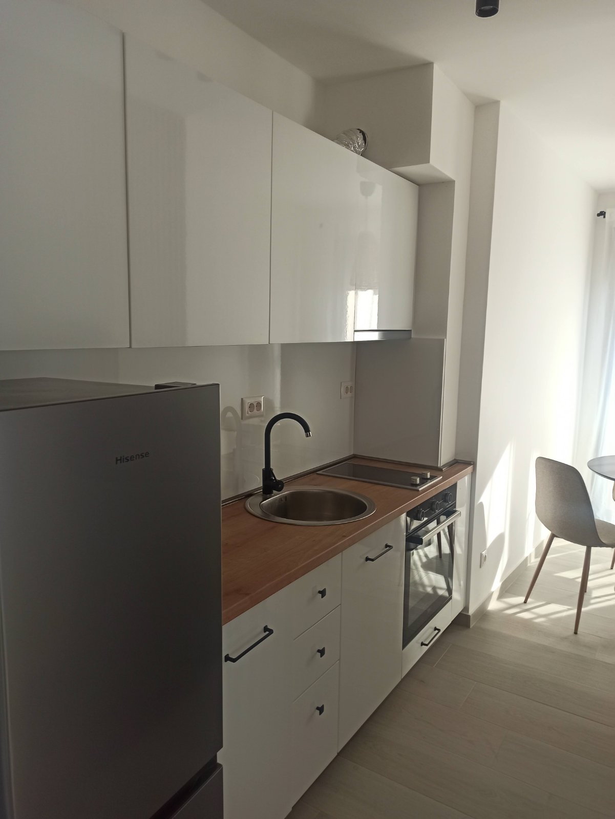 Izdaje se namjesten jednosoban stan u Kumboru , Herceg Novi