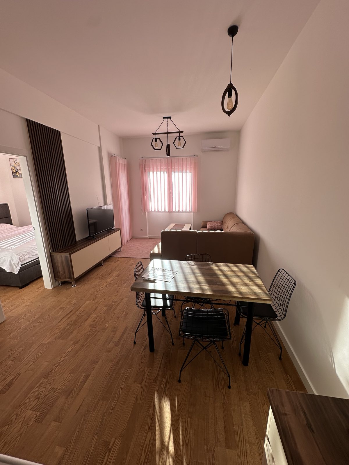 Izdaje se nov namješten jednosoban stan na Zabjelu , Podgorica