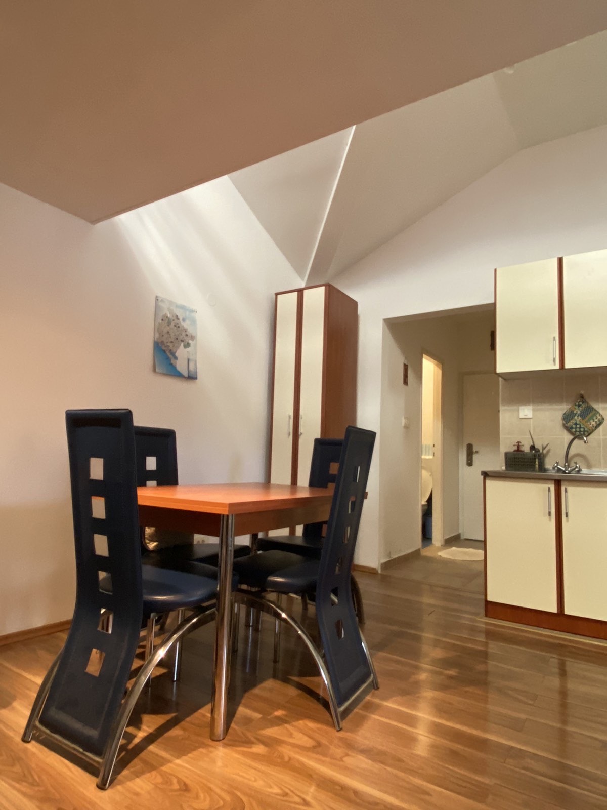 Prodaje se namjesten, jednosoban stan u Tivtu, naselje Seljanovo