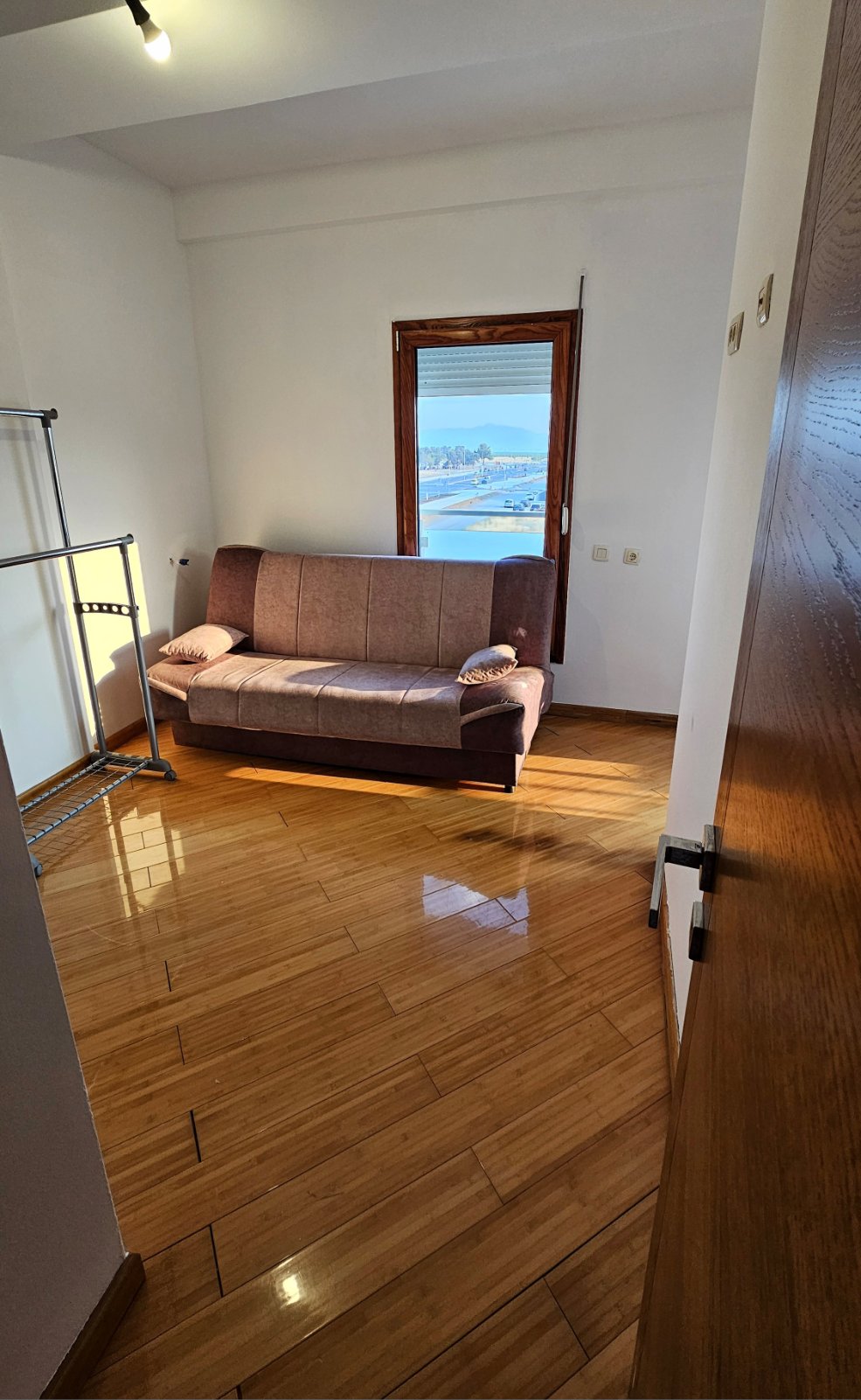 Izdaje se Dvosoban Stan na Starom Aerodromu , Podgorica