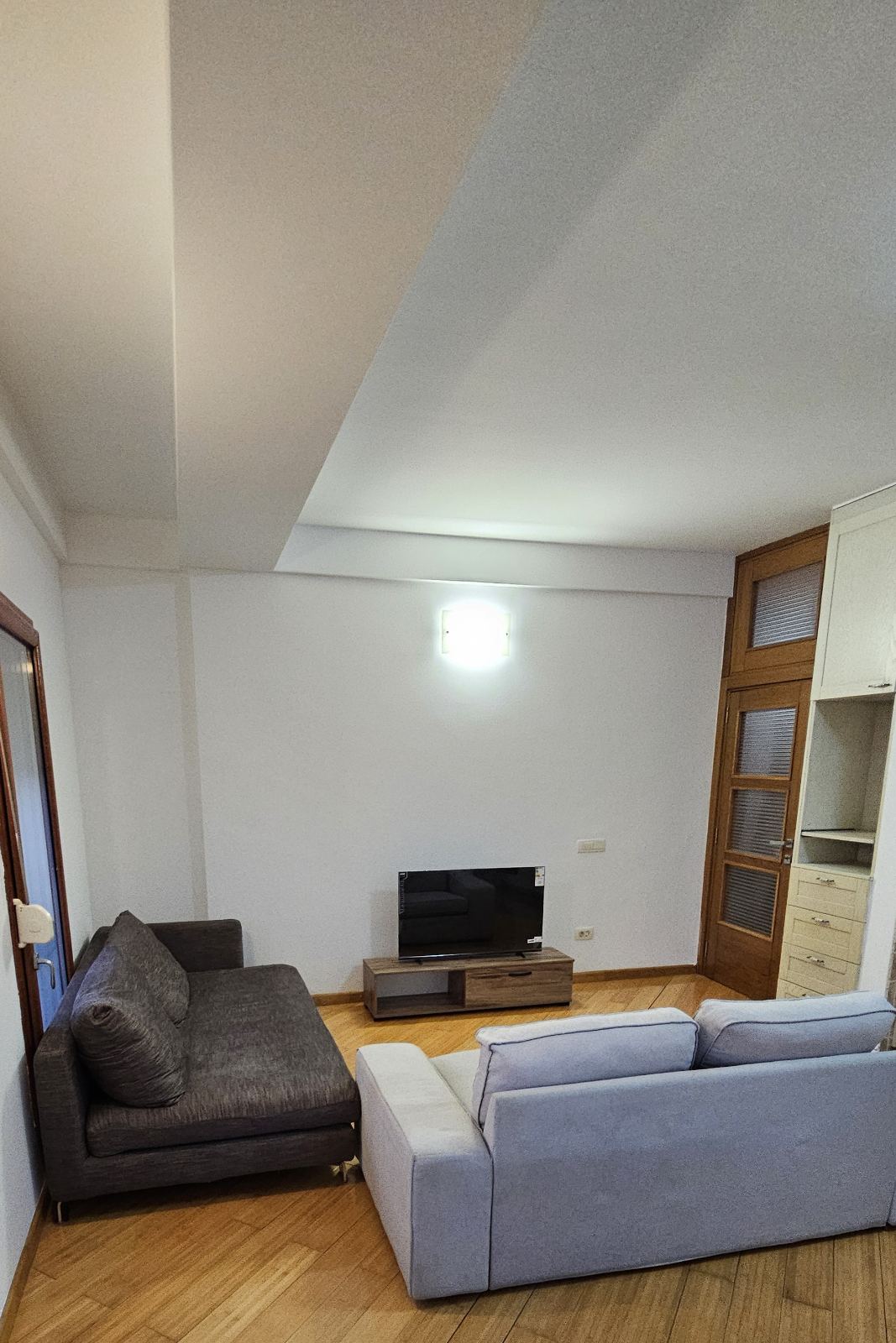 Izdaje se Dvosoban Stan na Starom Aerodromu , Podgorica