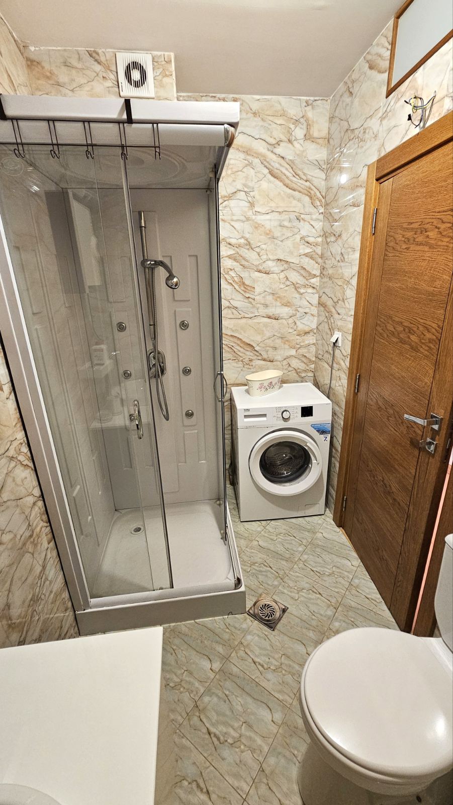 Izdaje se Dvosoban Stan na Starom Aerodromu , Podgorica