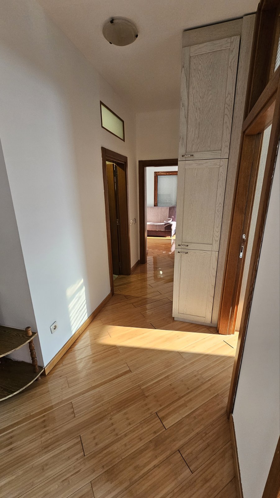 Izdaje se Dvosoban Stan na Starom Aerodromu , Podgorica