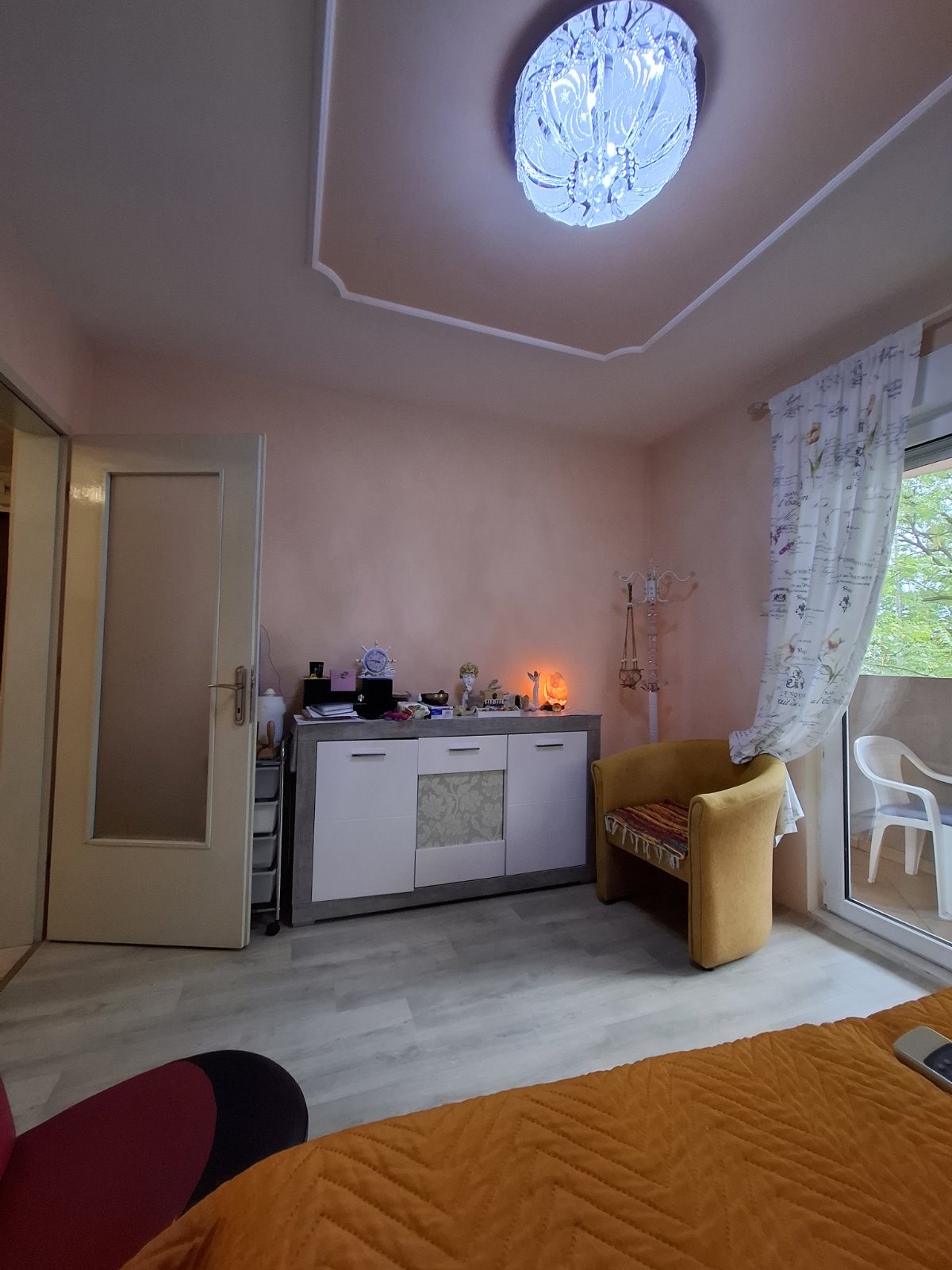 Prodaje se namjesten jednosoban stan kod  Krivog mosta u Podgorici