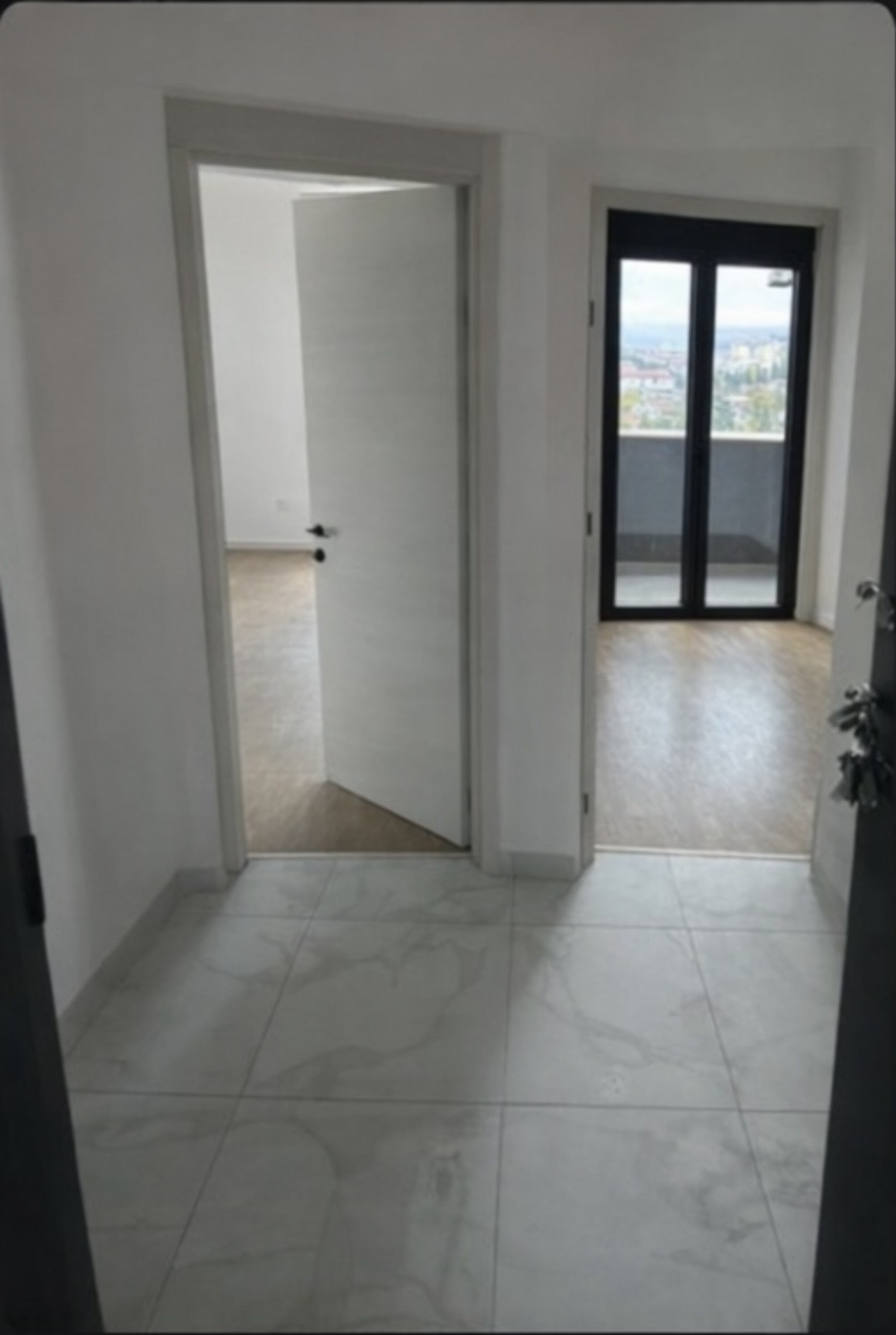 A one-room apartment with a garage is for sale in a new building of Dadi construction at the Old Airport, Podgorica