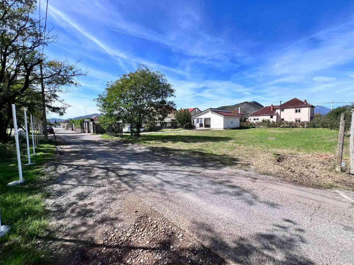 Prodaje se plac u Gornjoj Gorici, Podgorica. 