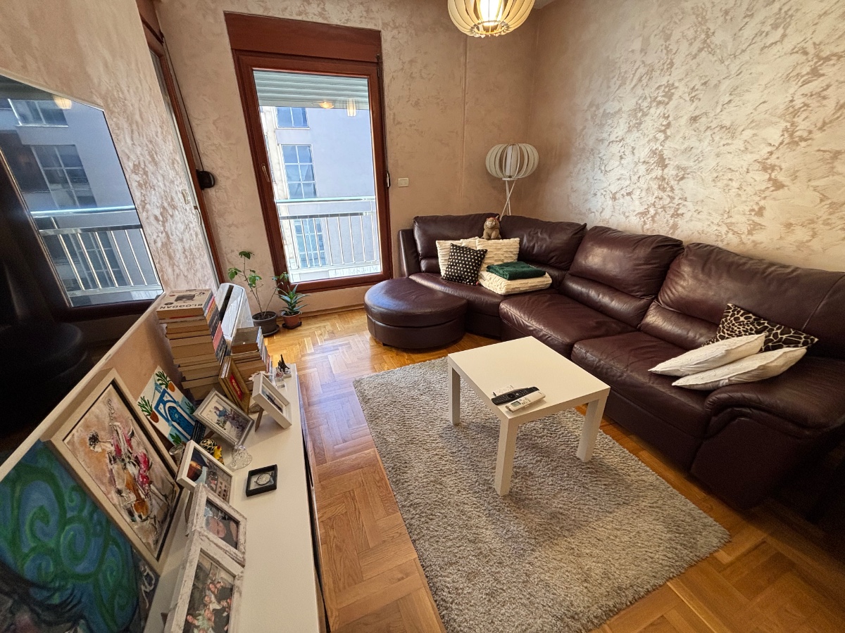 Prodaje se jednosoban stan u Ulici 4. Jula . Podgorica 