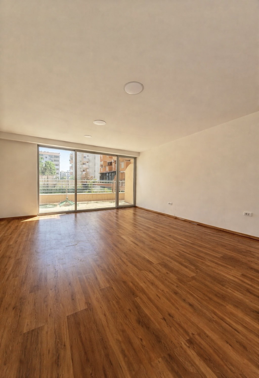 Izdaje se poslovni prostor u naselju Rozino, Budva