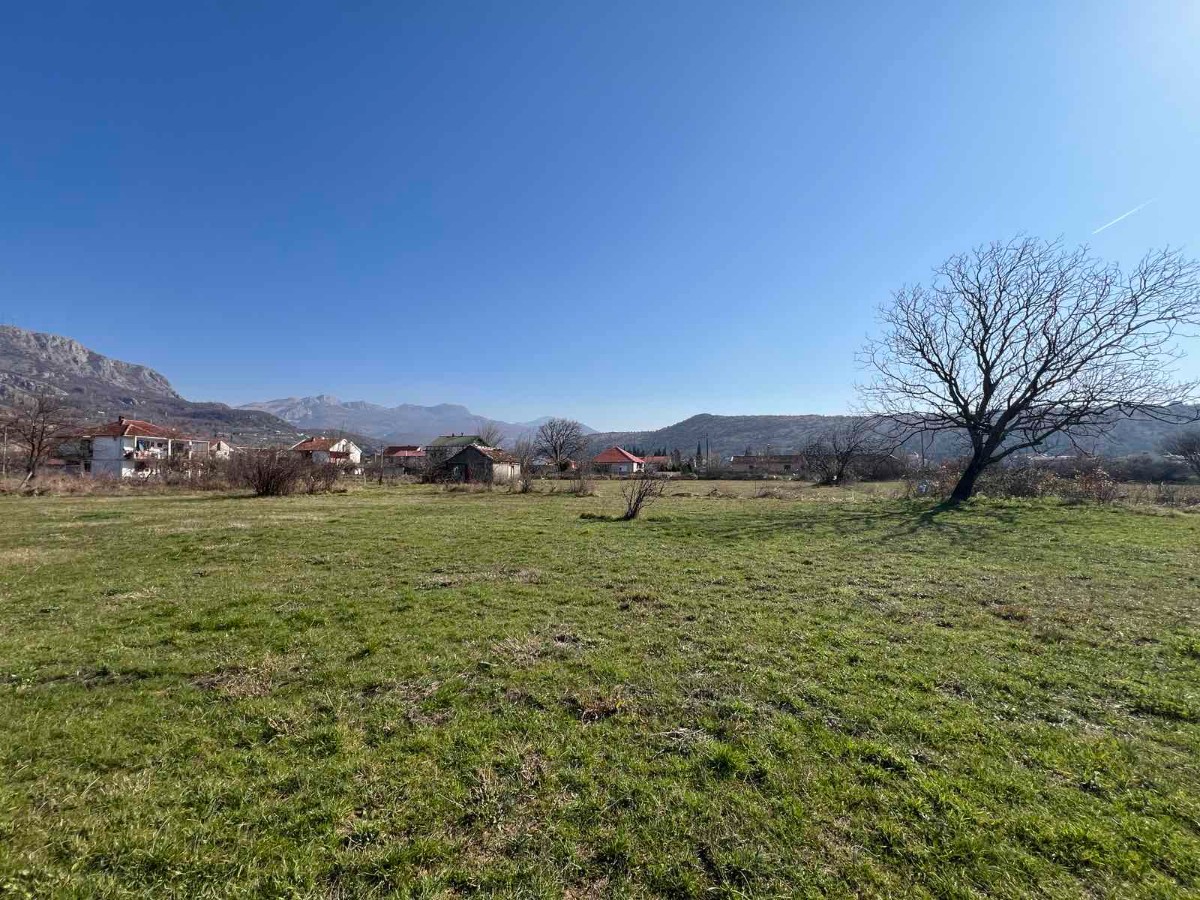 Urbanized plot for sale in Murtovin, Podgorica
