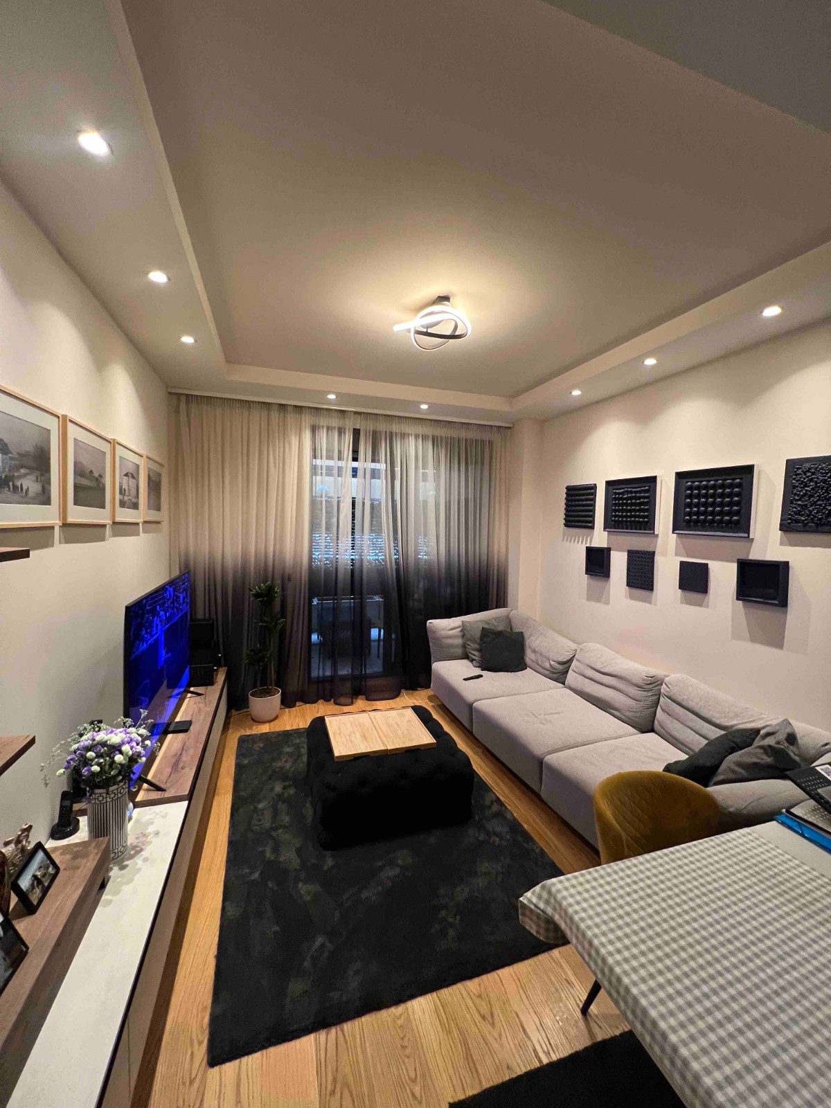 Luxuriously furnished, comfortable one-bedroom apartment for sale near Capital Plaza in Podgorica