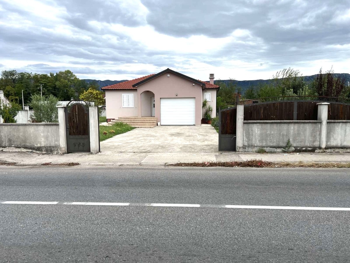 A three-bedroom house is for rent in Spuž, Danilovgrad.