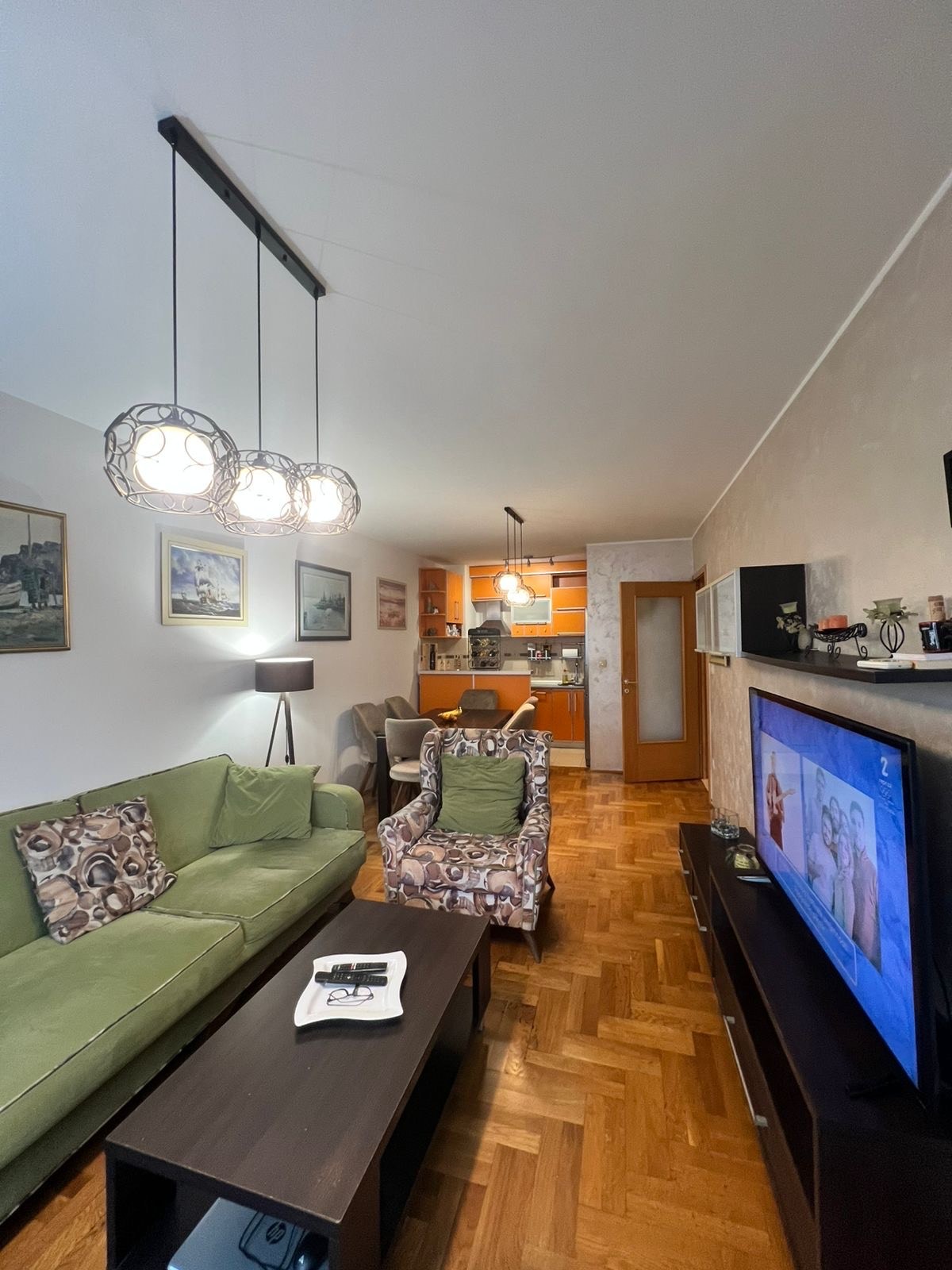 Prodaje se namjesten dvosoban stan na Starom aerodromu u Podgorici