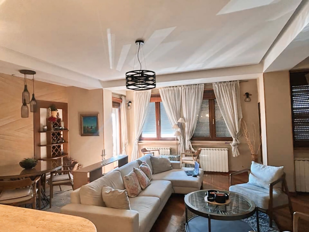 Izdaje se trosoban stan, Stari Aerodorm, Podgorica.