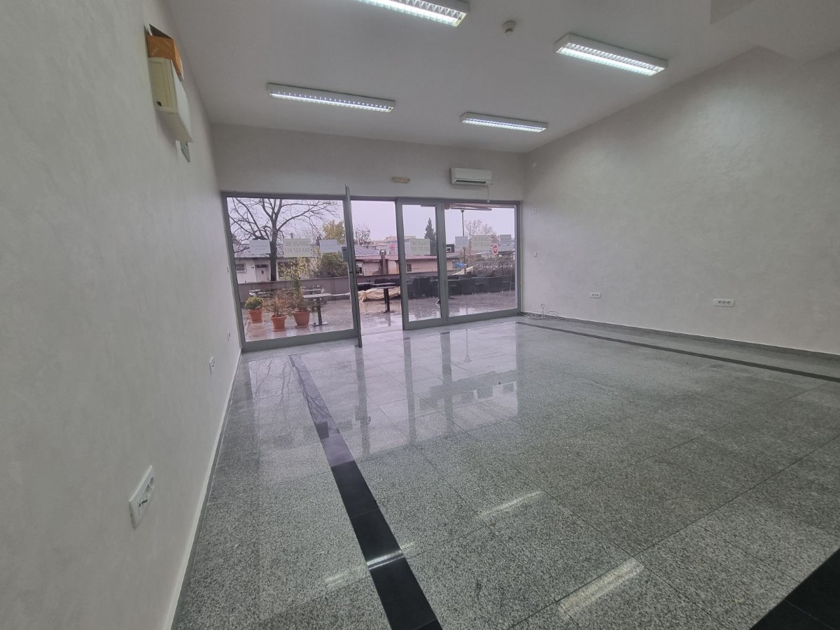 Prodaje se poslovni prostor na Starom aerodromu u Podgorici