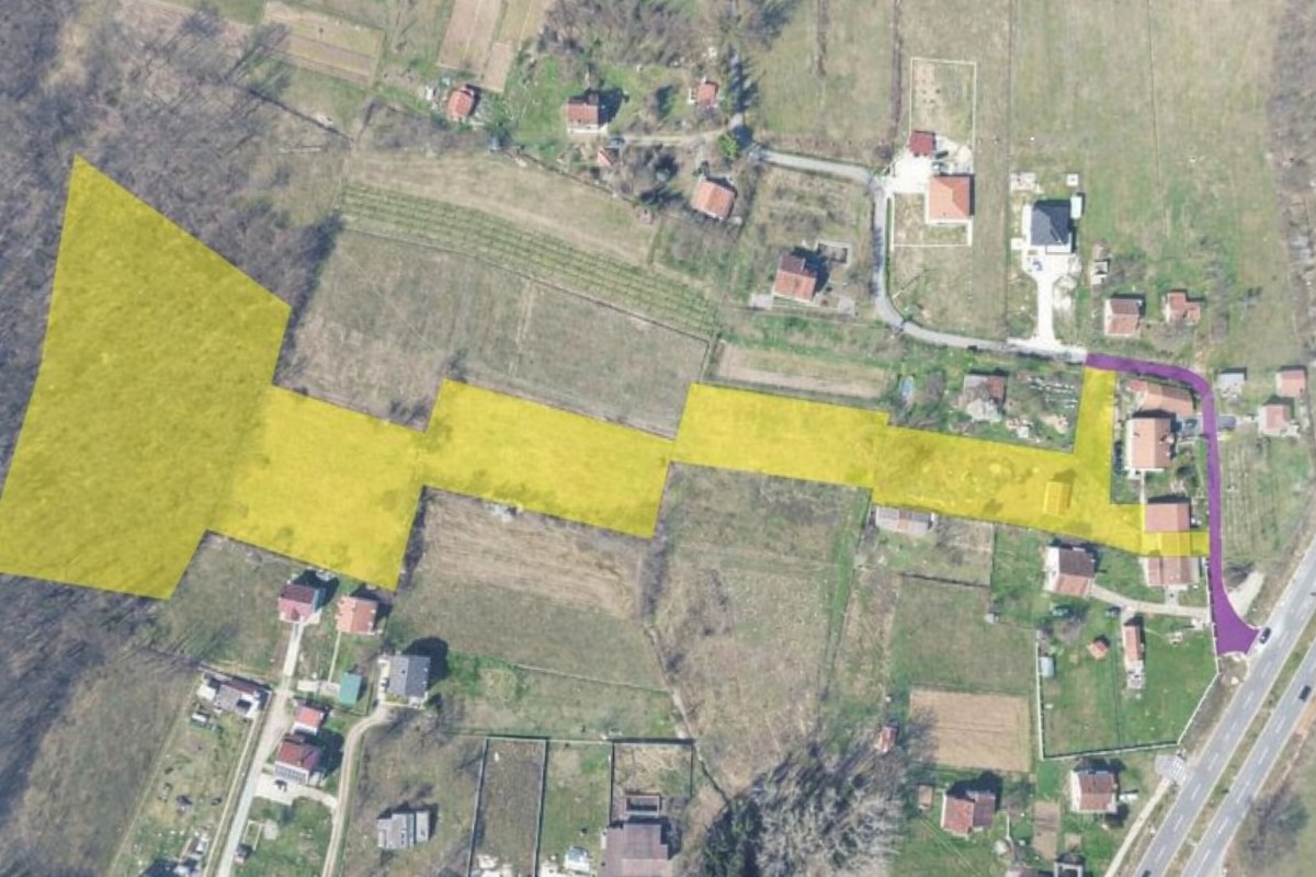 Prodaja industrijskog i poljoprivrednog veceg placa u Ćurilcu, Danilovgrad