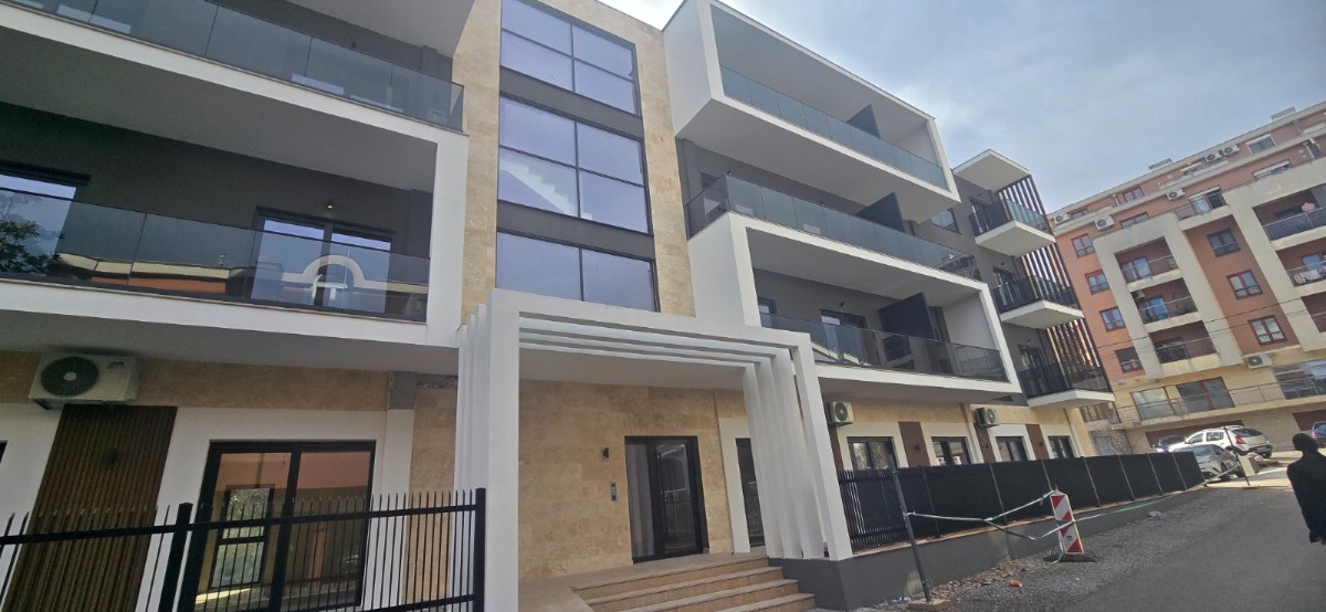 A new one-bedroom apartment for sale in a luxury building, Momisica, Podgorica