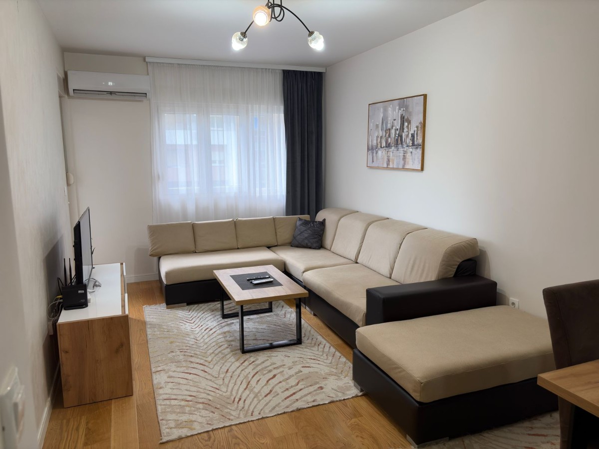Single-family apartment for rent in Central Point, Podgroica.
