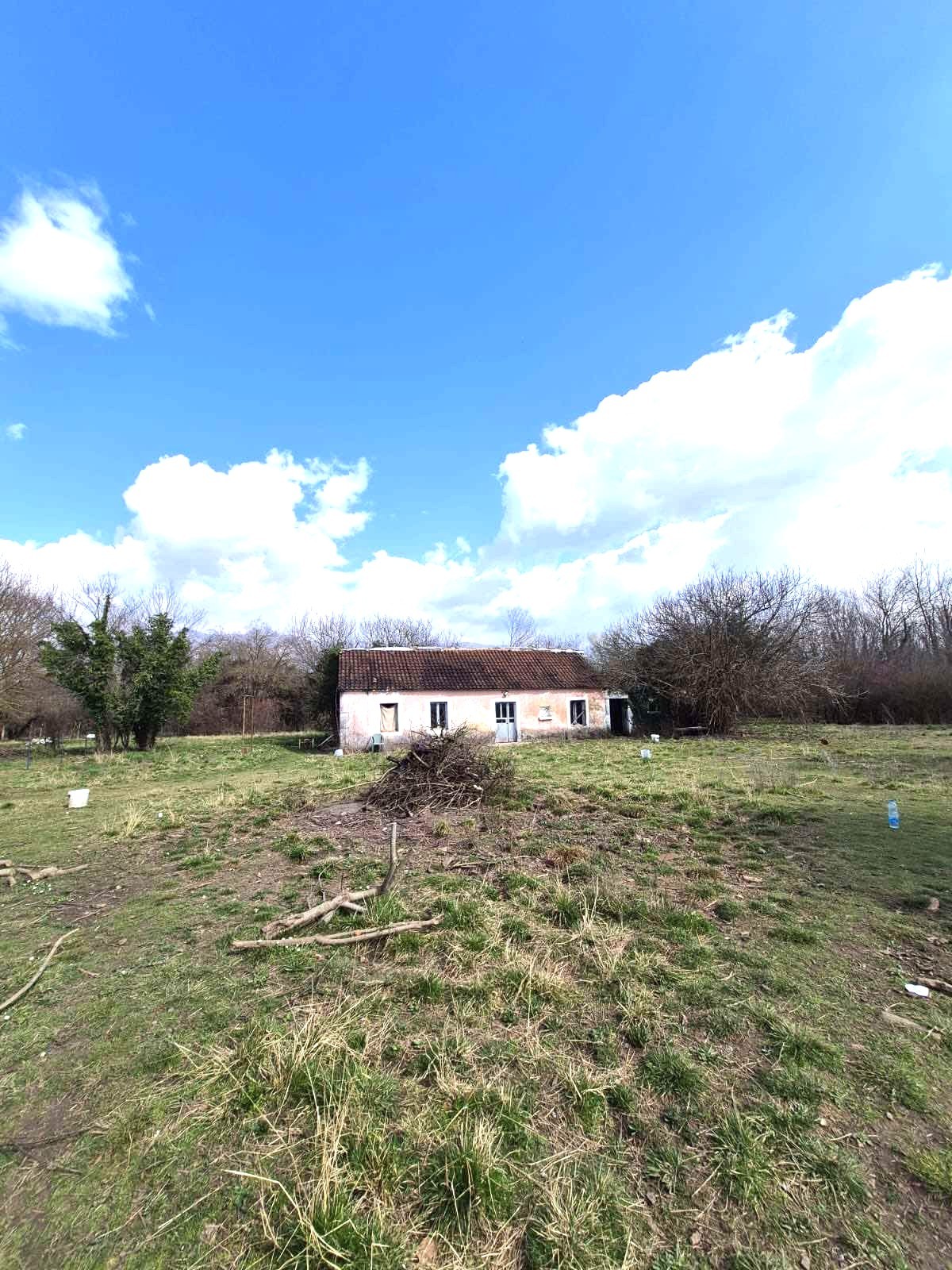 Land for sale in Kosić, with legal old house for renovation, Danilovgrad.