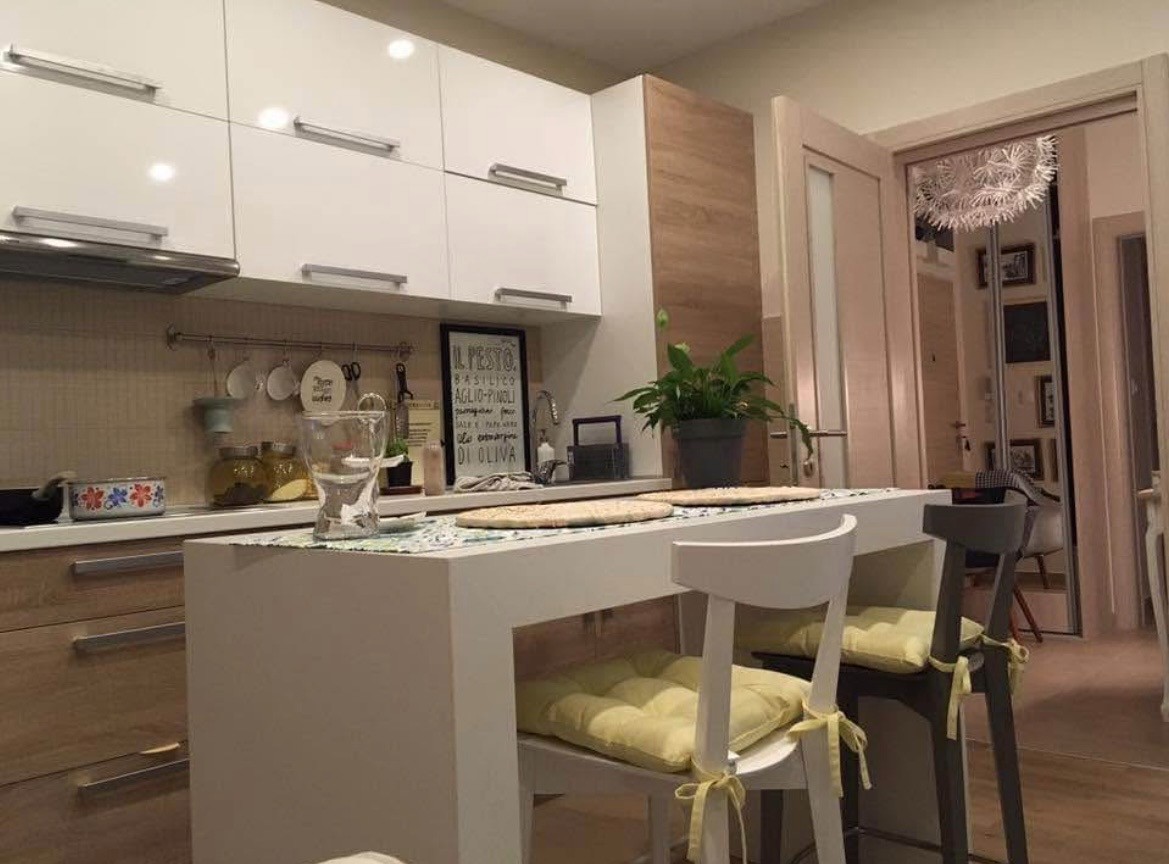 Prodaje se luksuzno opremljen manji dvosoban stan sa parking mjestom u Dalmatinskoj ulici, Podgorica 