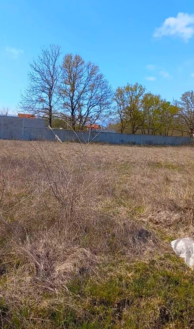 Prodaje se plac lijepog oblika u Kosiću, Danilovgrad.