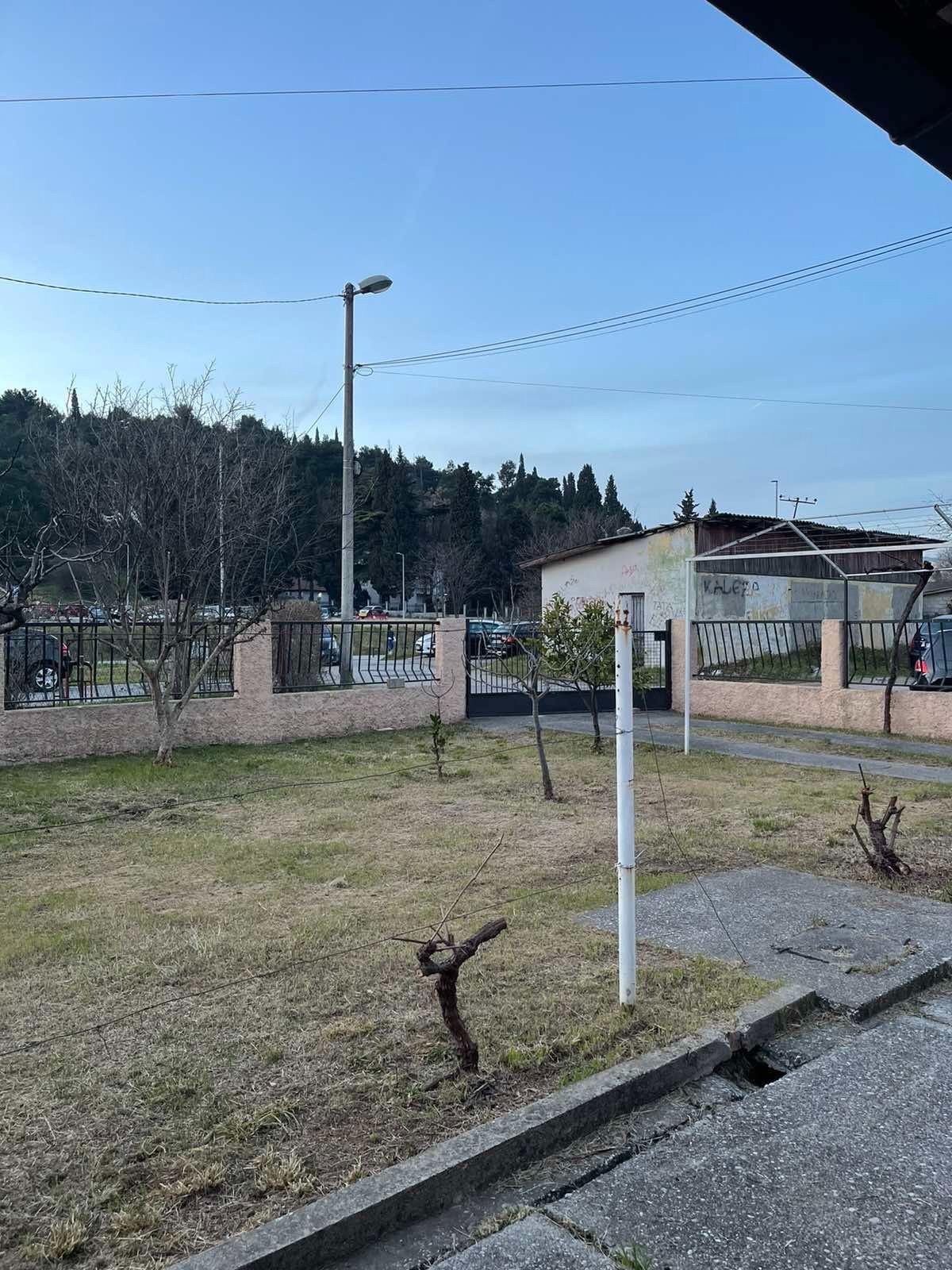 Izdaje se kuca sa placem, Zabjelo, Podgorica