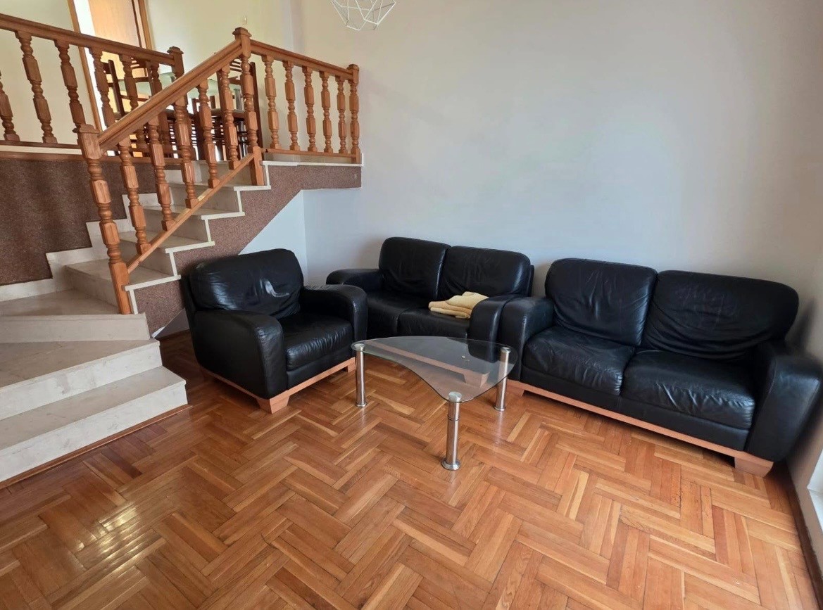 Prodaje se namjesten dvosoban stan kod Krivog mosta, Podgorica