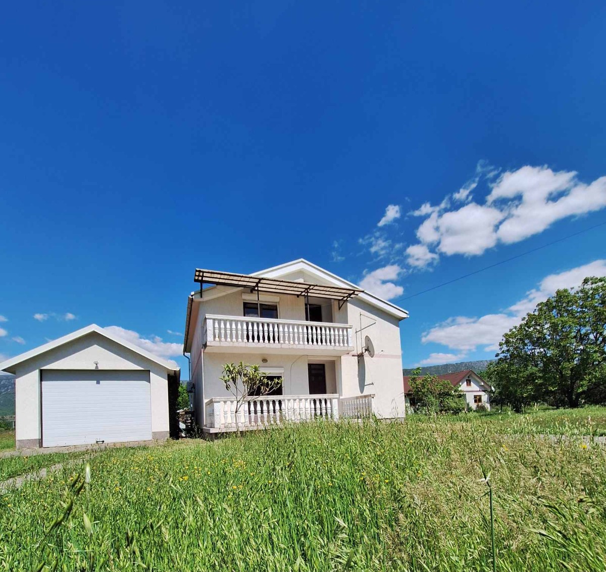 Prodaje se trosobna kuća u Spužu,Danilovgrad