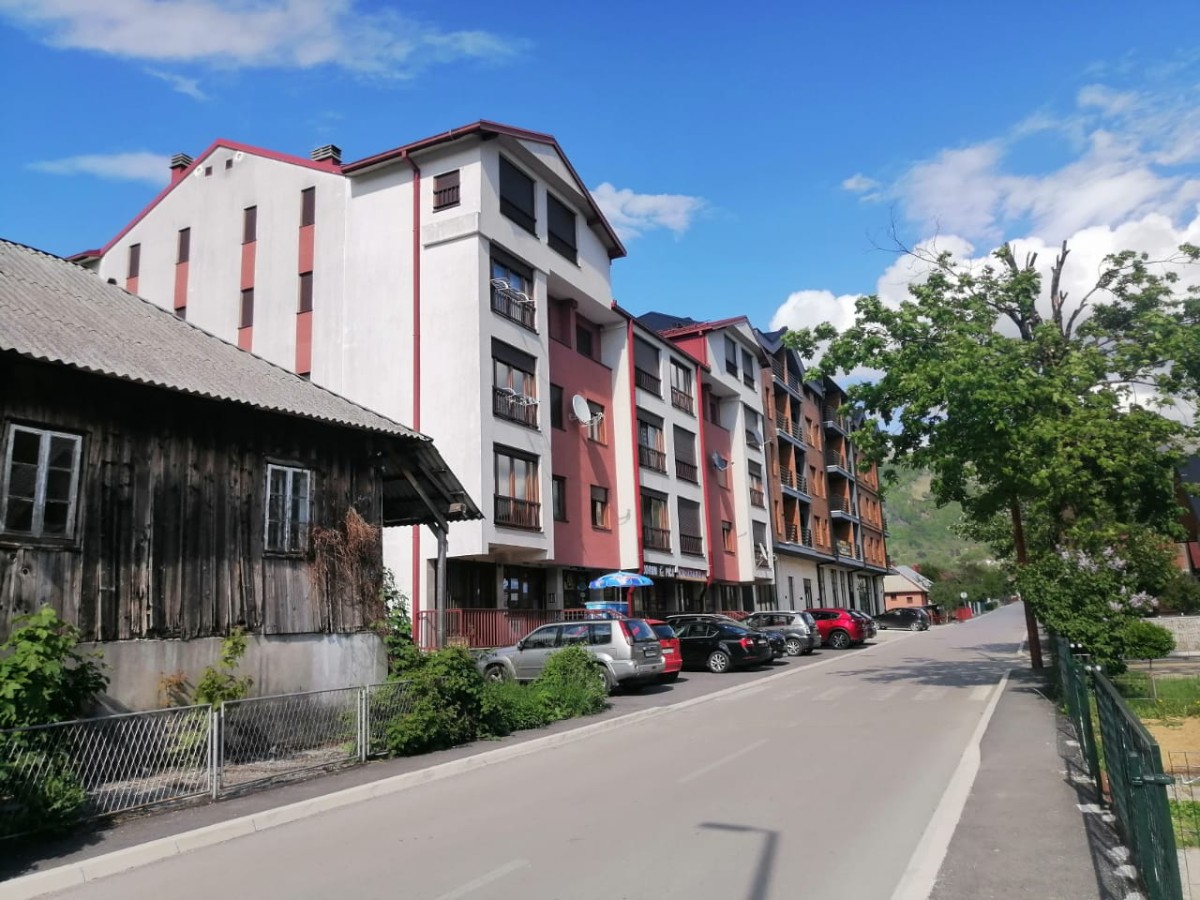 Prodaje se jednosban stan u Kolašinu, na odličnoj lokaciji.