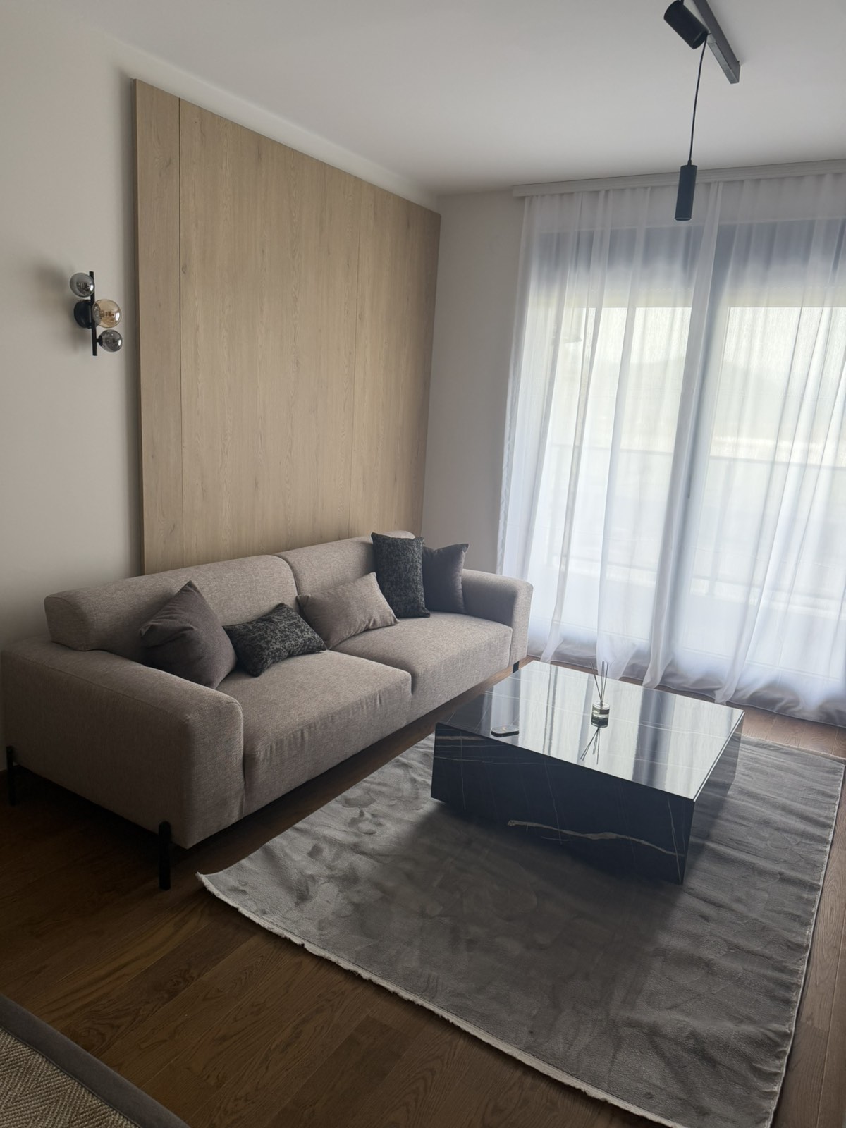 Izdaje se jednosoban stan u Green Level, Podgorica. 